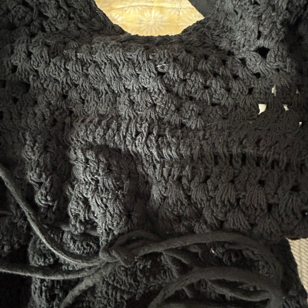 NWT Free People Size XS Megan Crochet top
Black. Open back Puffed sleeves - Picture 12 of 14